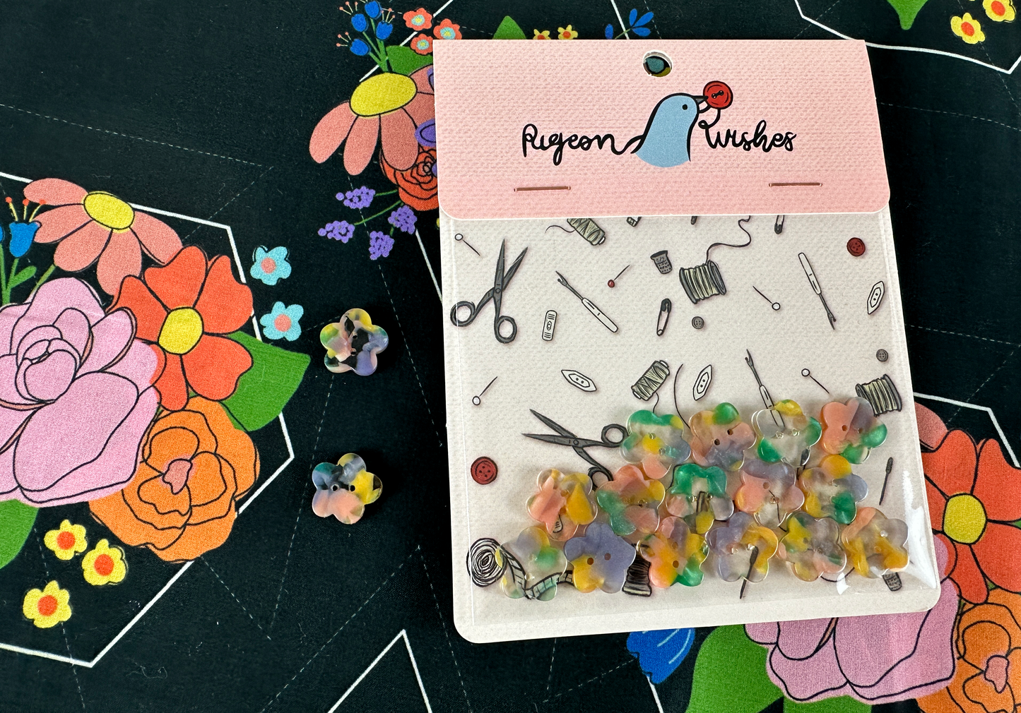 Midsommar Buttons 15mm - Pigeon Wishes