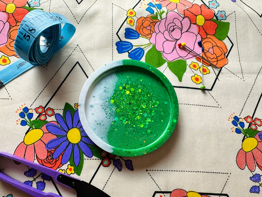 Green & White Resin Magnetic Pin Dish