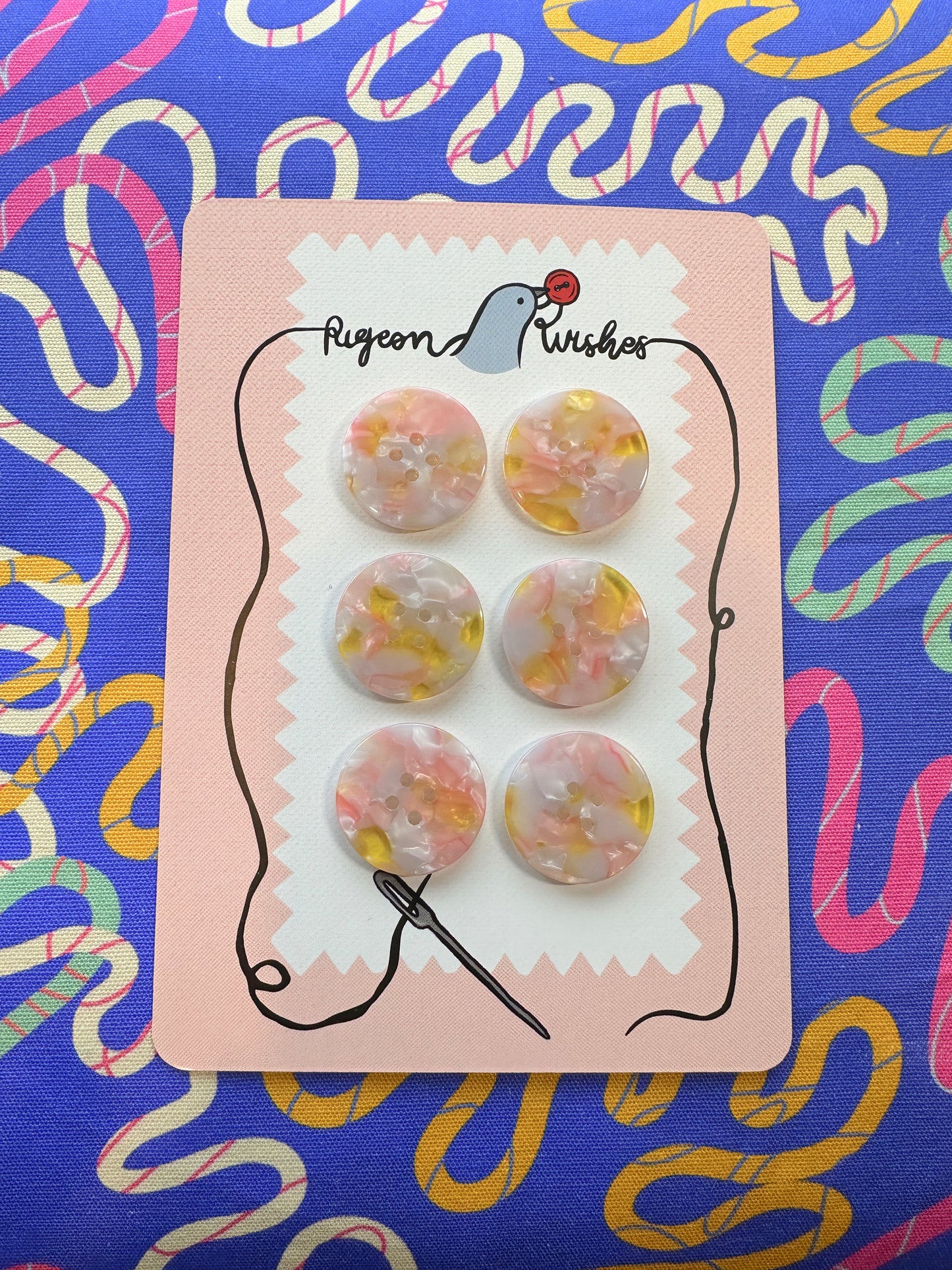 Fanciful Buttons 25mm - Pigeon Wishes